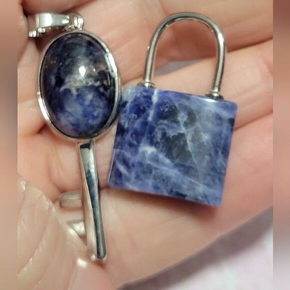 Blue Sodalite Lock and Key Pendant - Picture 6 of 16